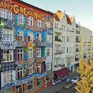 Hostel Happy Go Lucky +